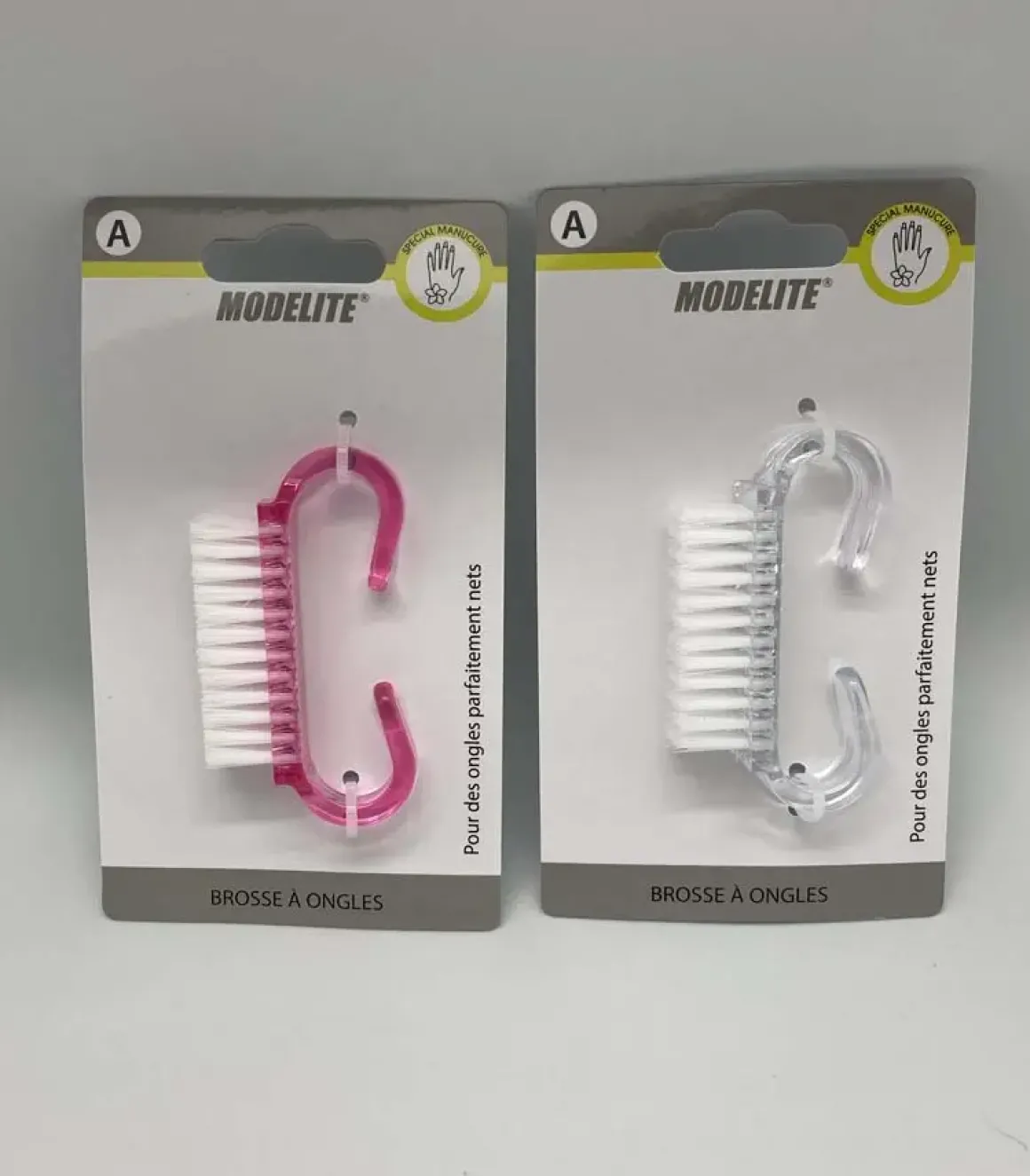 BROSSE A ONGLES TRANSPARENT OU FUCHSIA