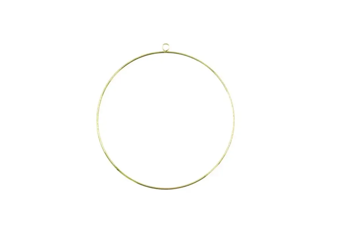 CERCLE METAL DORE AVEC ANNEAU DE SUSPENSION. DIAM. 25CM