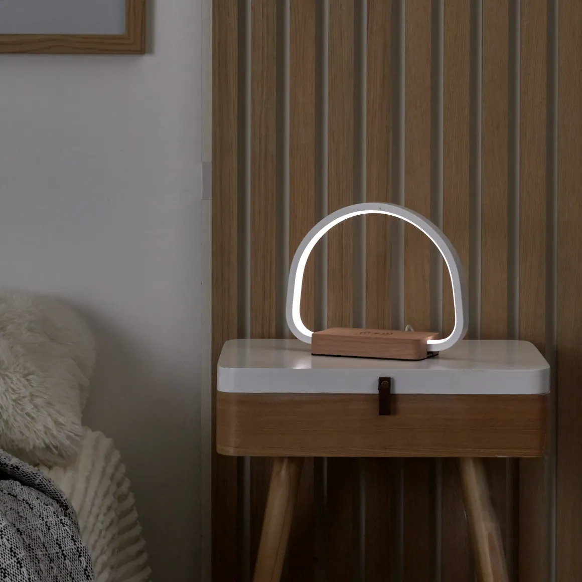LAMPE LED CHARGEUR INDUCTION