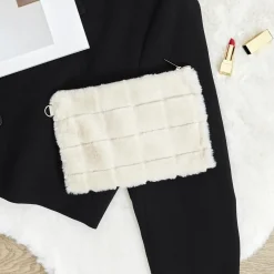POCHETTE FLUFFY FAUSSE FOURRURE